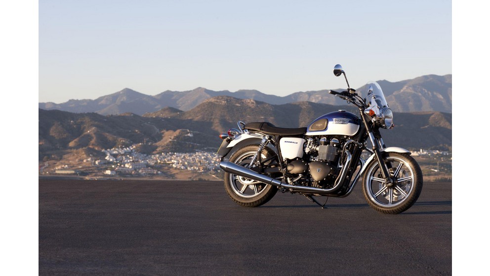 Triumph Bonneville - Imagem 17