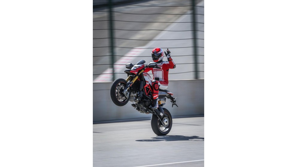 Ducati Hyperstrada - Obraz 17
