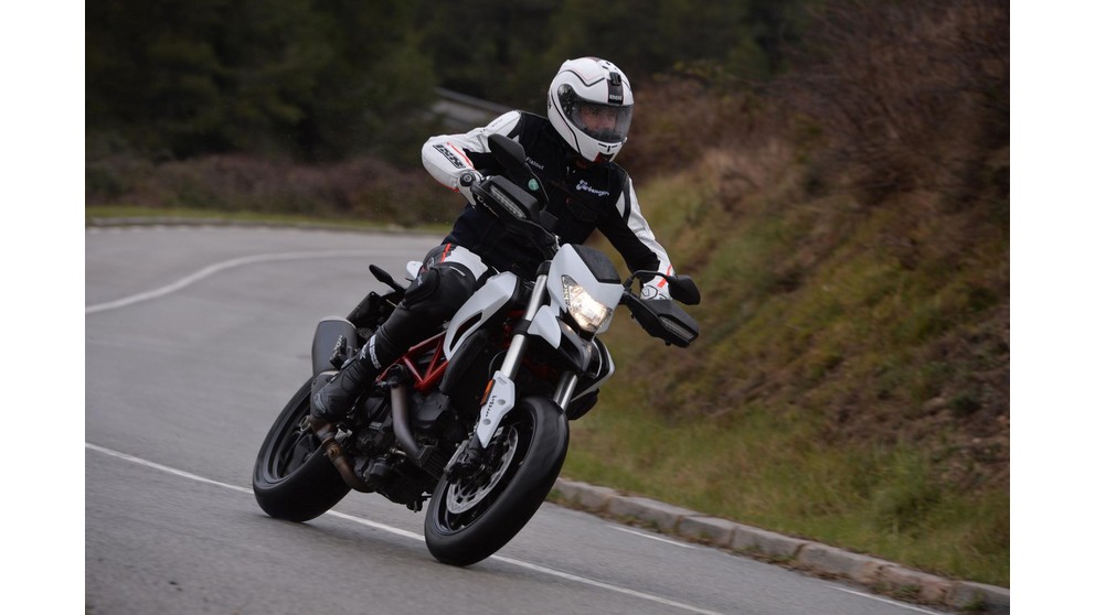 Ducati Hyperstrada - Resim 23