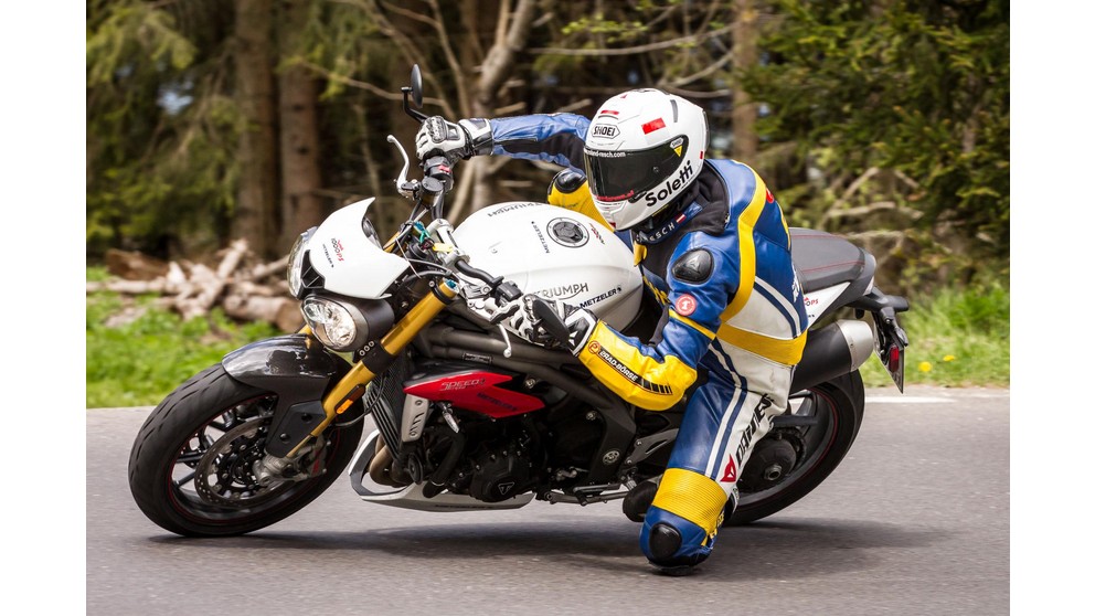 Triumph Speed Triple 1050 - Image 18