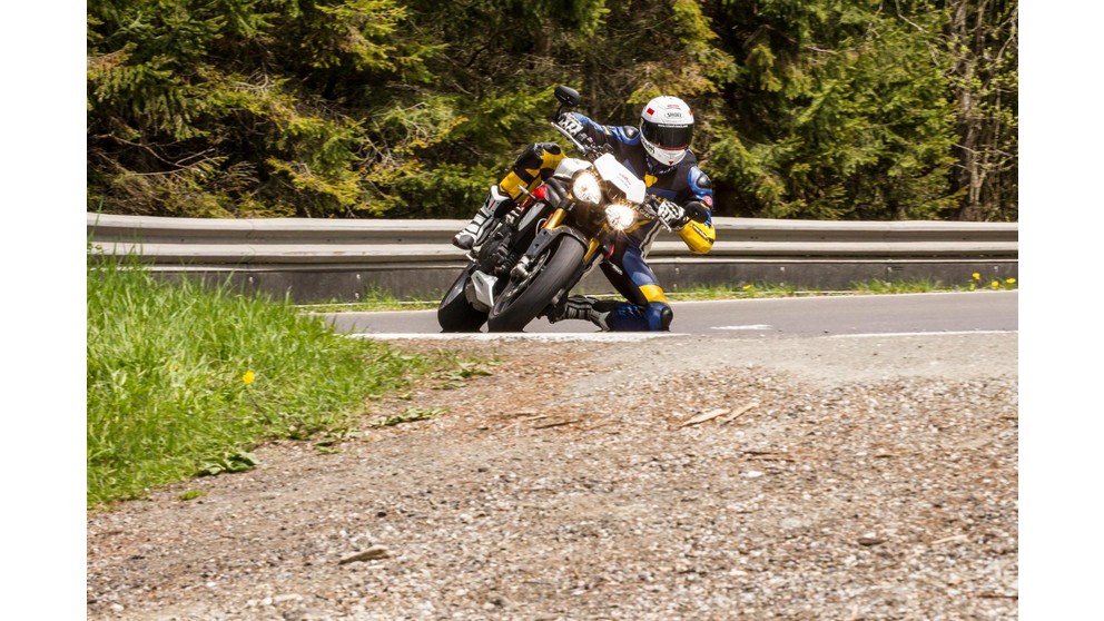 Triumph Speed Triple 1050 - Kép 16