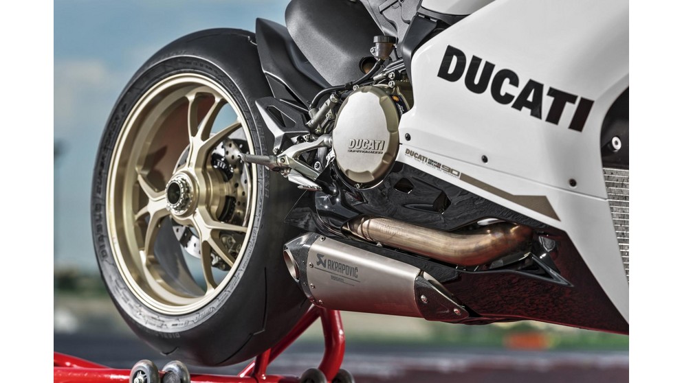 Ducati 1299 Panigale S - Imagen 24