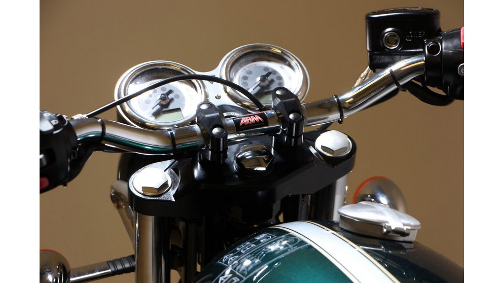 Triumph Thruxton - Image 11