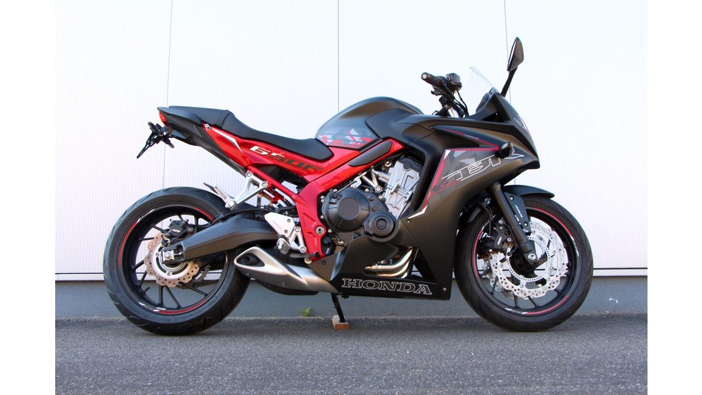 Honda CBR 650F - Image 19