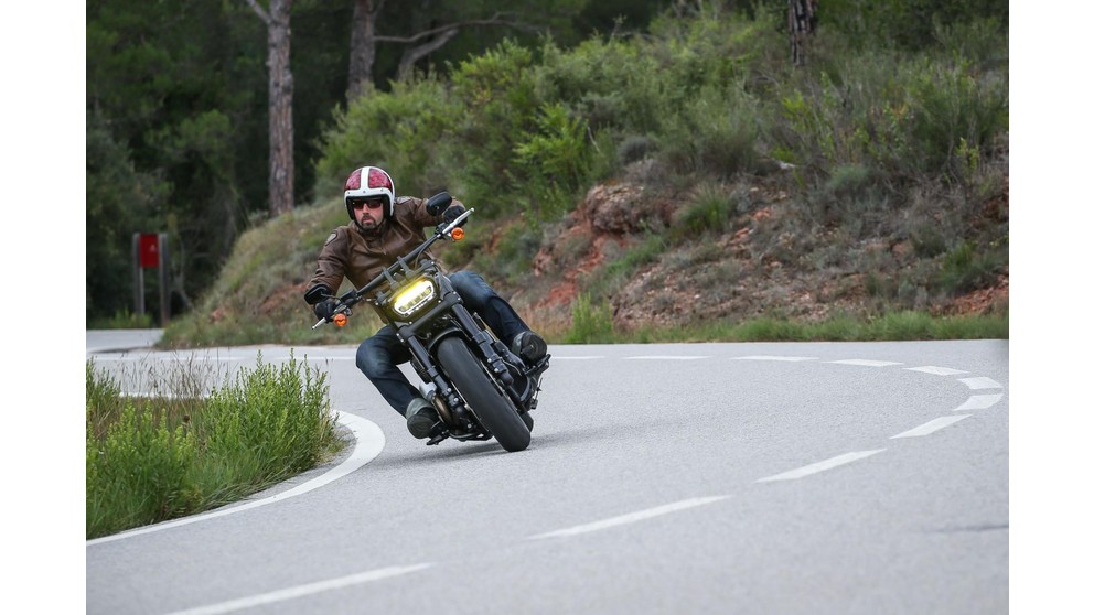 Harley-Davidson Softail Breakout 114 FXBRS - Imagen 13