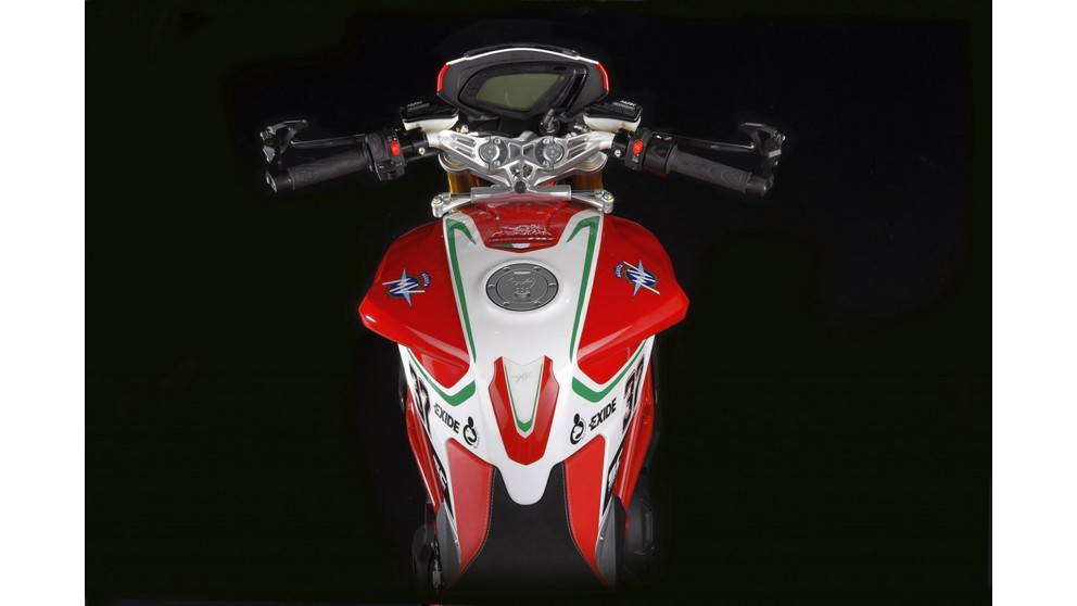 MV Agusta Dragster 800 RC - Imagen 24