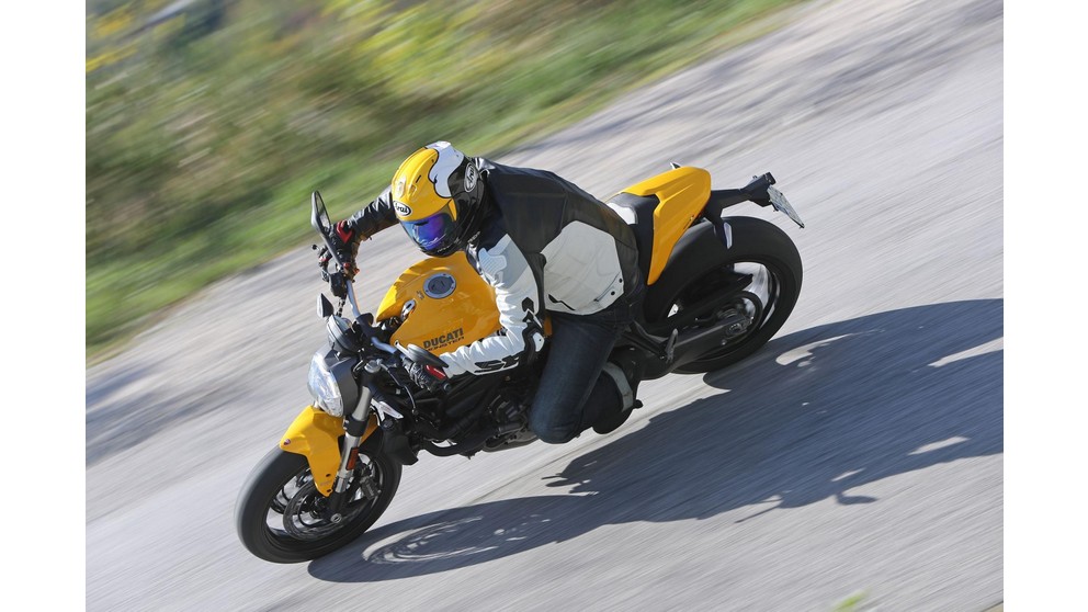 Ducati Monster 821 - Image 24