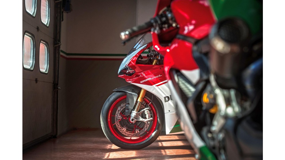 Ducati Panigale R - Resim 24