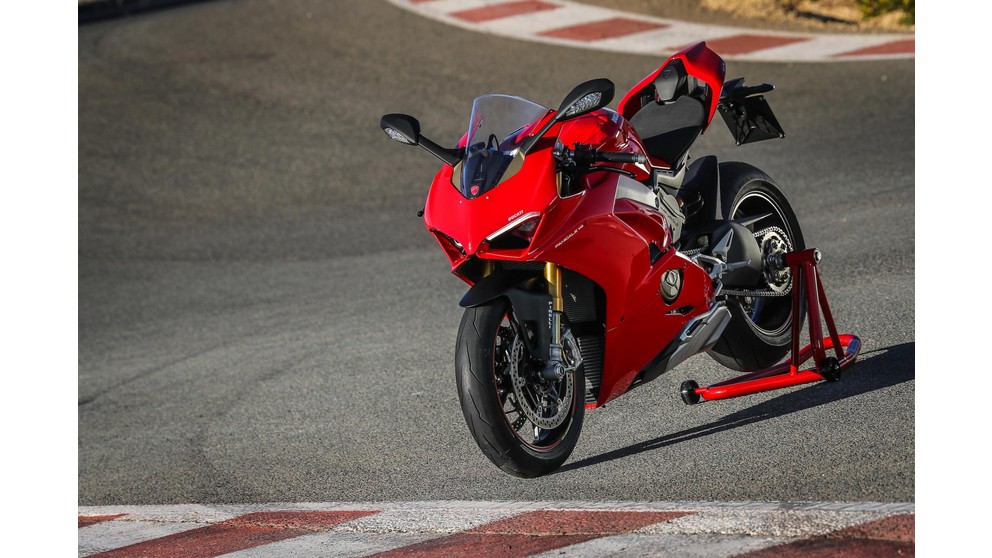 Ducati Panigale V4 Speciale - Kép 9