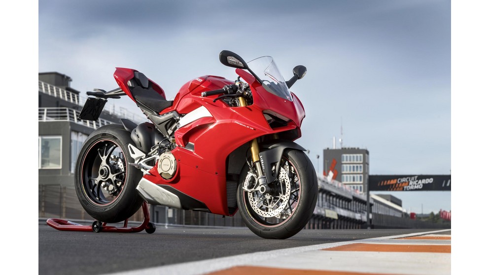 Ducati Panigale V4 Speciale - Слика 24