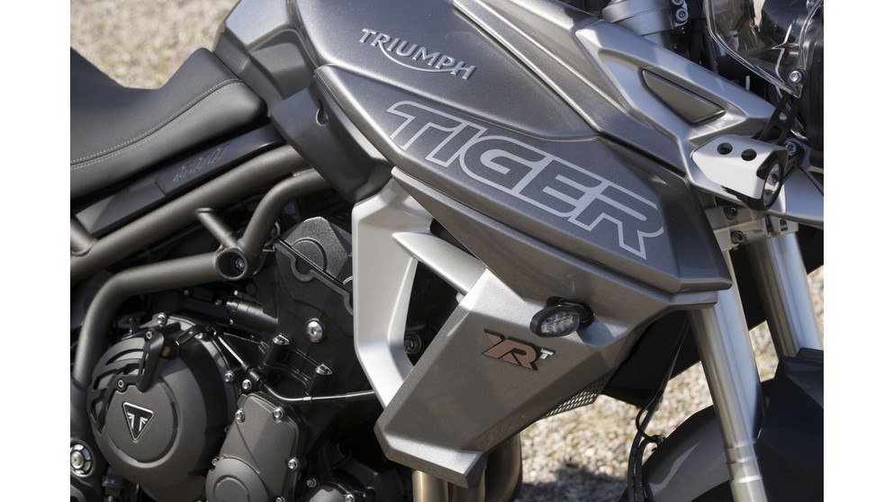 Triumph Tiger 800 XRT - Слика 23