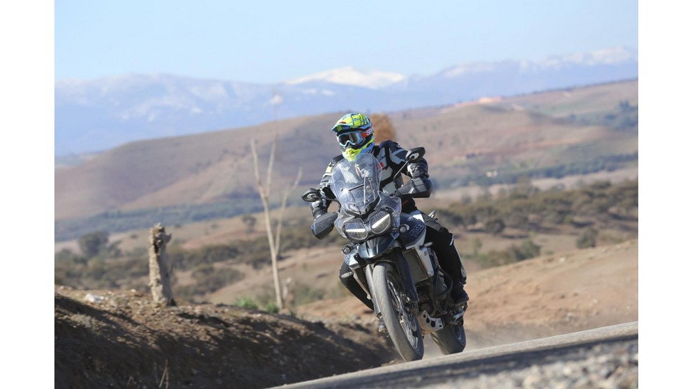 Triumph Tiger 800 XRT - Imagem 11