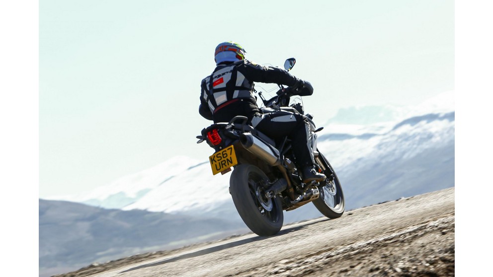 Triumph Tiger 800 XRT - Imagen 24