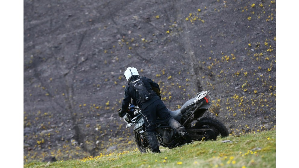 Triumph Tiger 800 XCx - Imagem 21