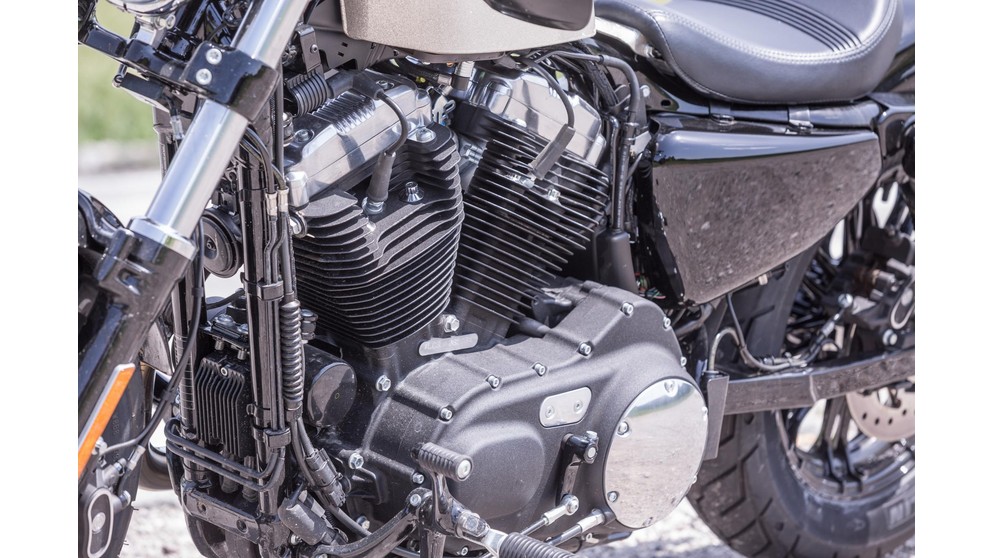 Harley-Davidson Sportster XL 1200X Forty-Eight - Imagen 24