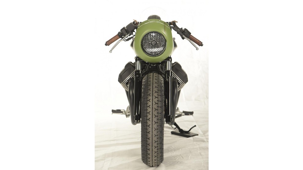 Moto Guzzi V9 Bobber - Immagine 24