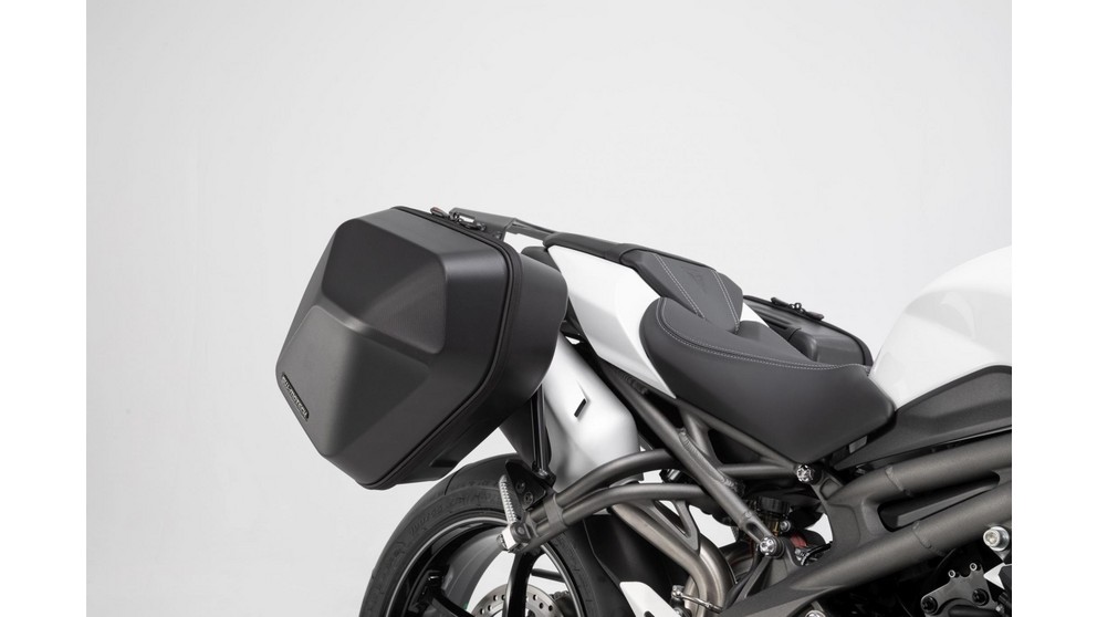 Triumph Speed Triple S - Imagen 20