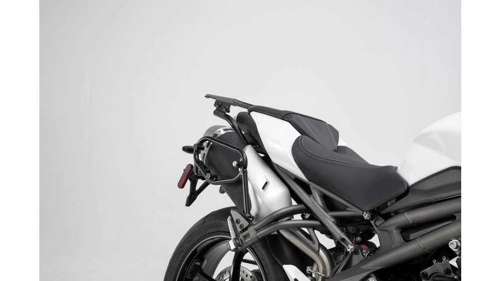 Triumph Speed Triple S - Imagen 22