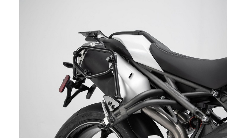 Triumph Speed Triple S - Imagen 23