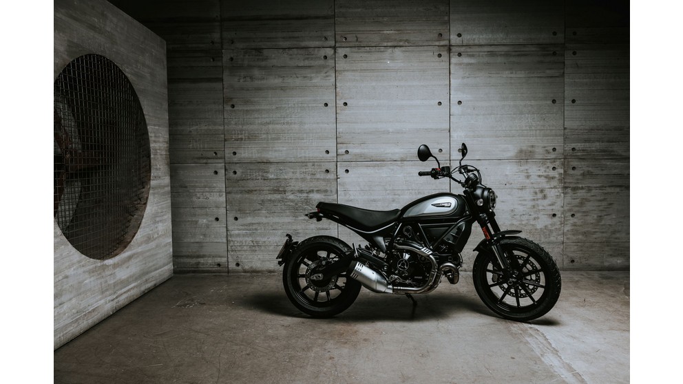 Ducati Scrambler Cafe Racer - Imagem 12