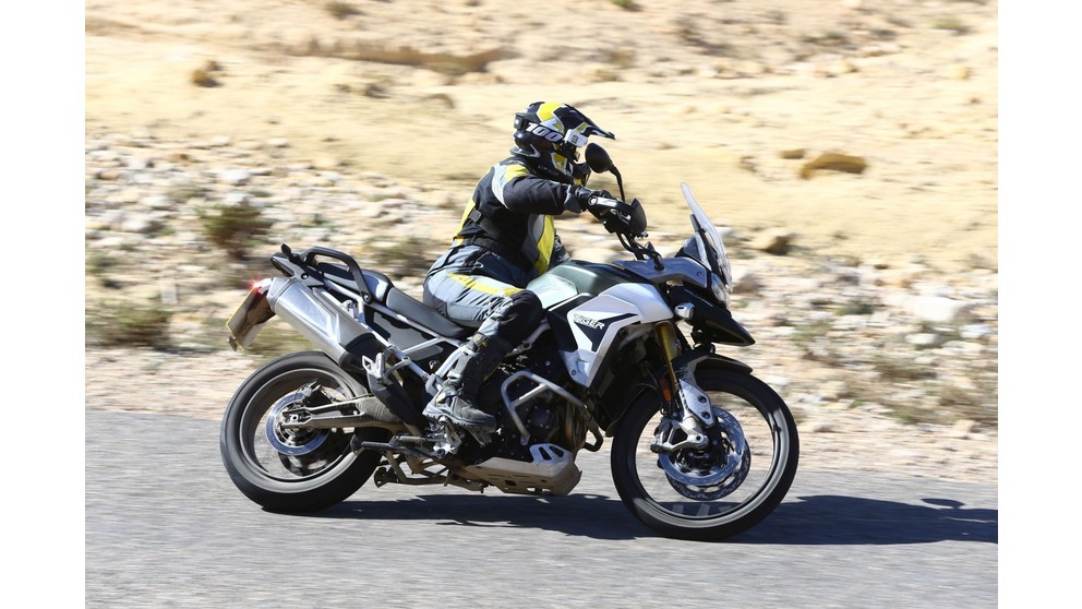 Triumph Tiger 800 XCA - Imagen 21