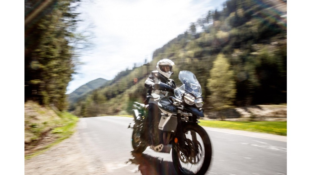 Triumph Tiger 800 XCA - Imagem 16