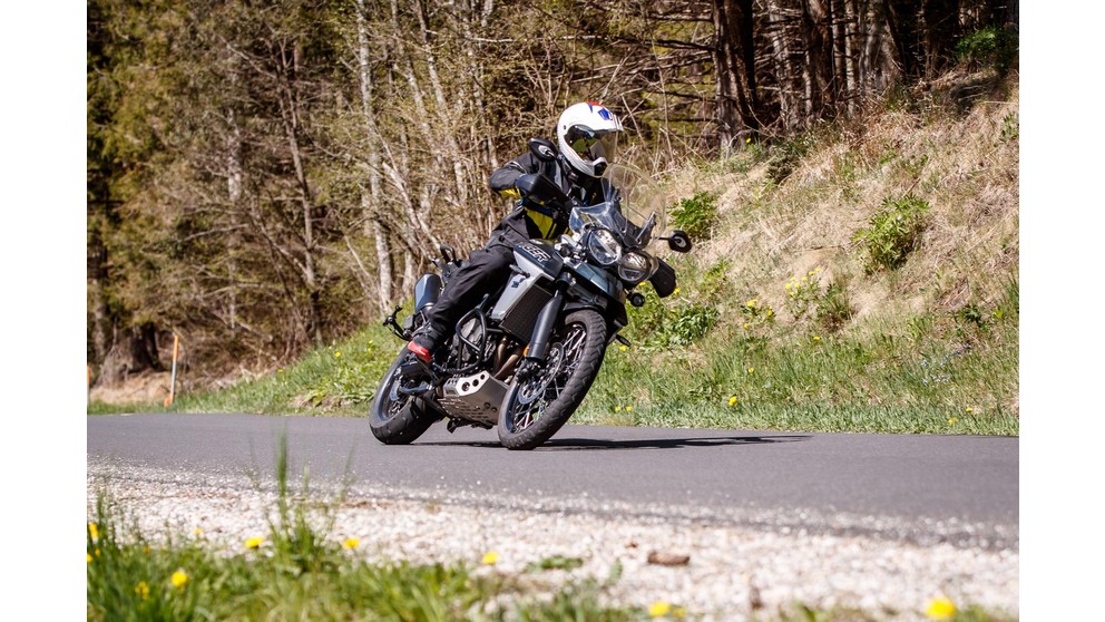 Triumph Tiger 800 XCA - Immagine 14