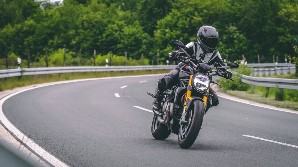 Ducati Monster 1200 S - Resim 19