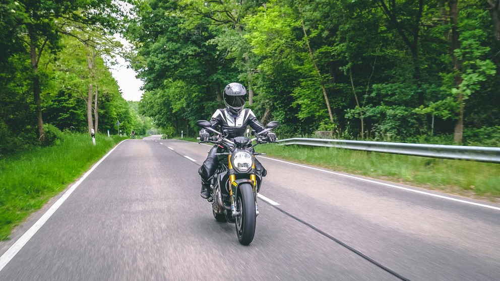 Ducati Monster 1200 S - Resim 23