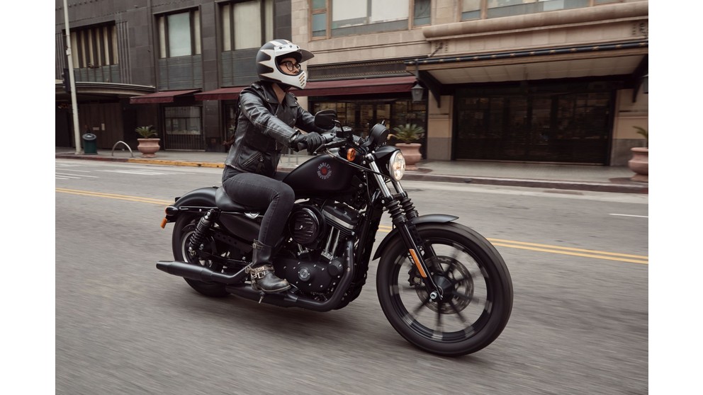Harley-Davidson Sportster XL 883 N Iron - Resim 15