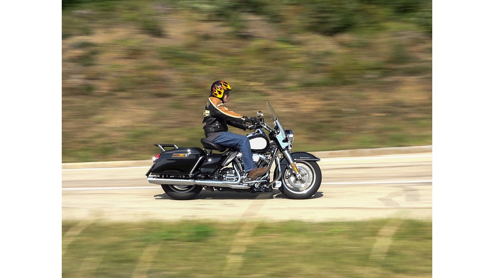 Harley-Davidson Softail Fat Boy FLSTF - Obrázok 16