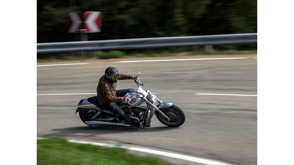 Harley-Davidson V-Rod VRSCA - Imagem 8