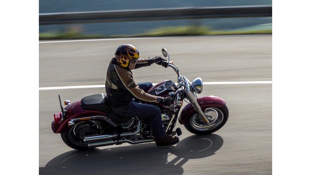 Harley-Davidson Softail Fat Boy FLSTF - Imagem 18