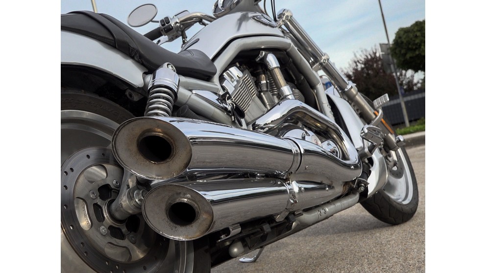 Harley-Davidson V-Rod VRSCA - Imagem 24