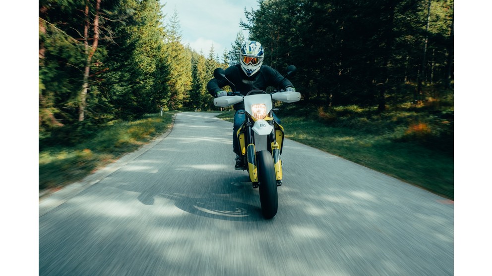 Husqvarna 701 Supermoto - Slika 20