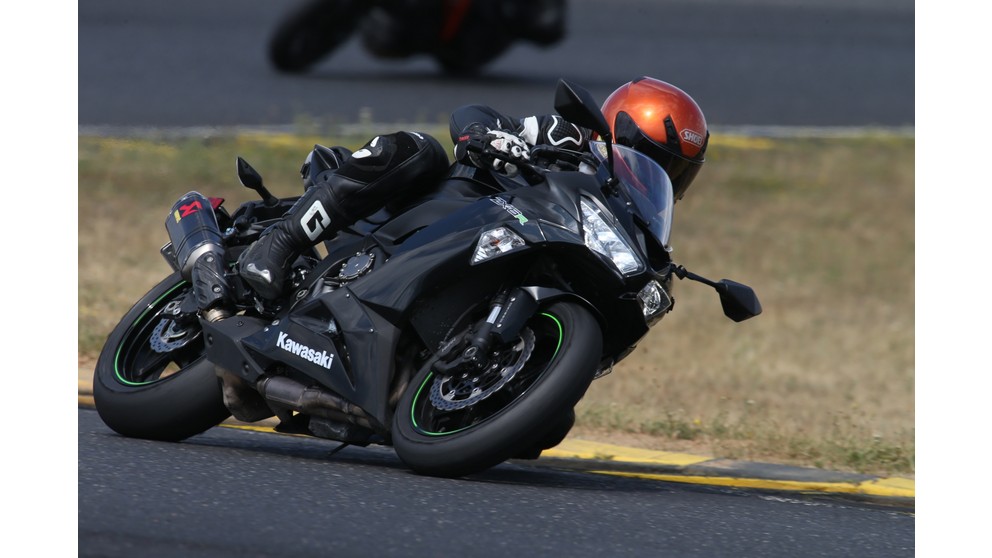 Kawasaki Ninja ZX-6R 636 - Image 13