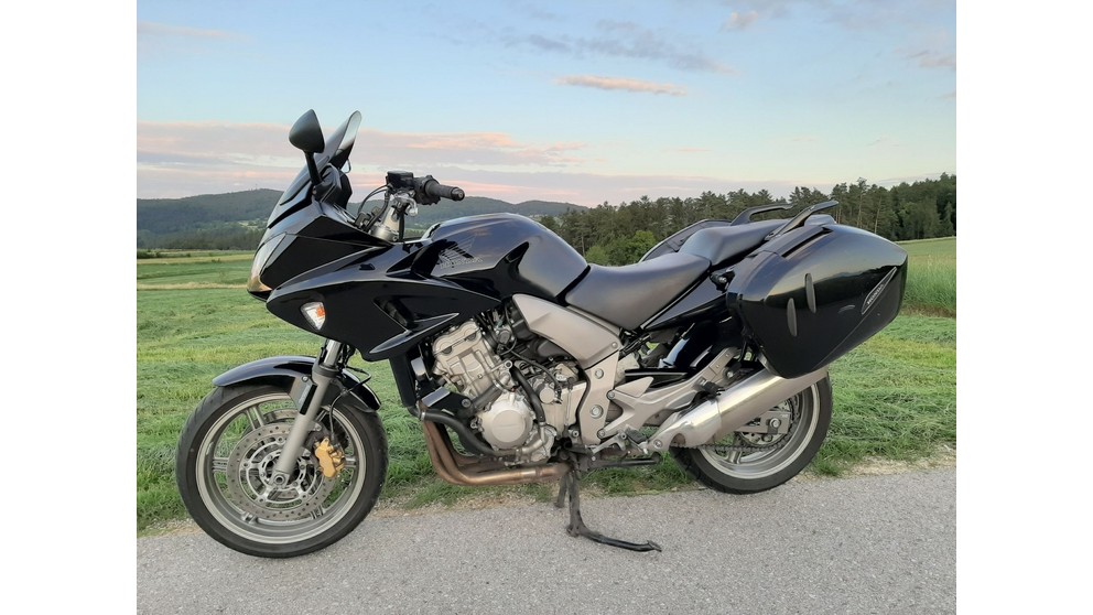 Honda CBF 1000 - Image 24