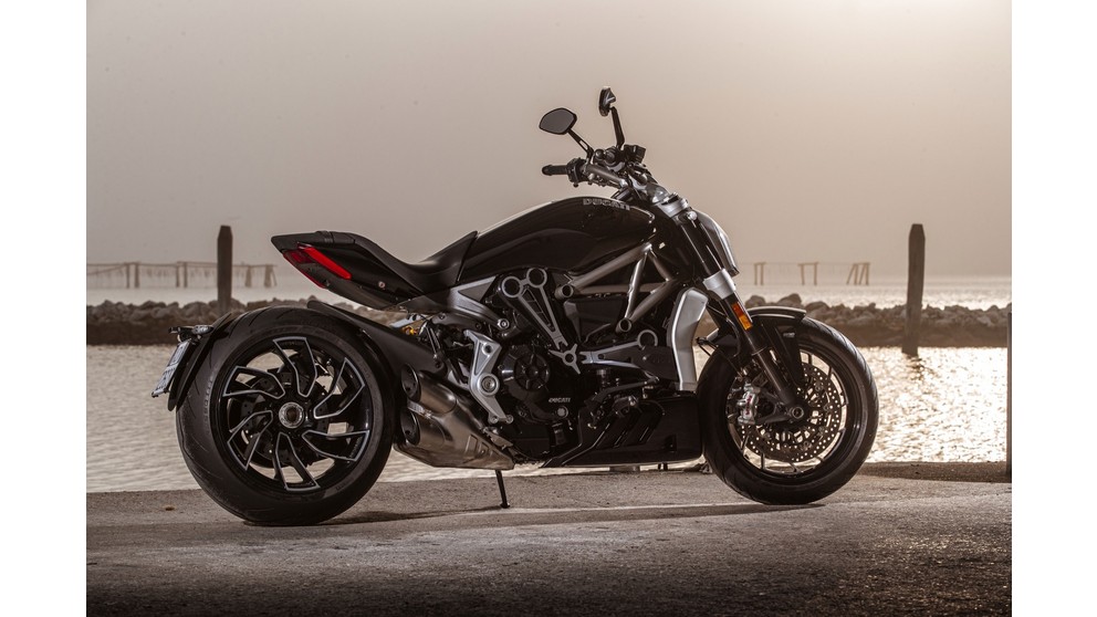 Ducati XDiavel - Resim 18