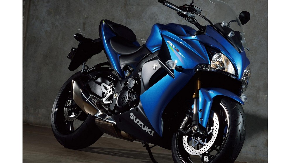 Suzuki GSX-S1000F - Imagem 23