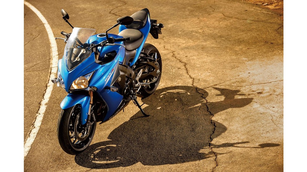 Suzuki GSX-S1000F - Imagem 24