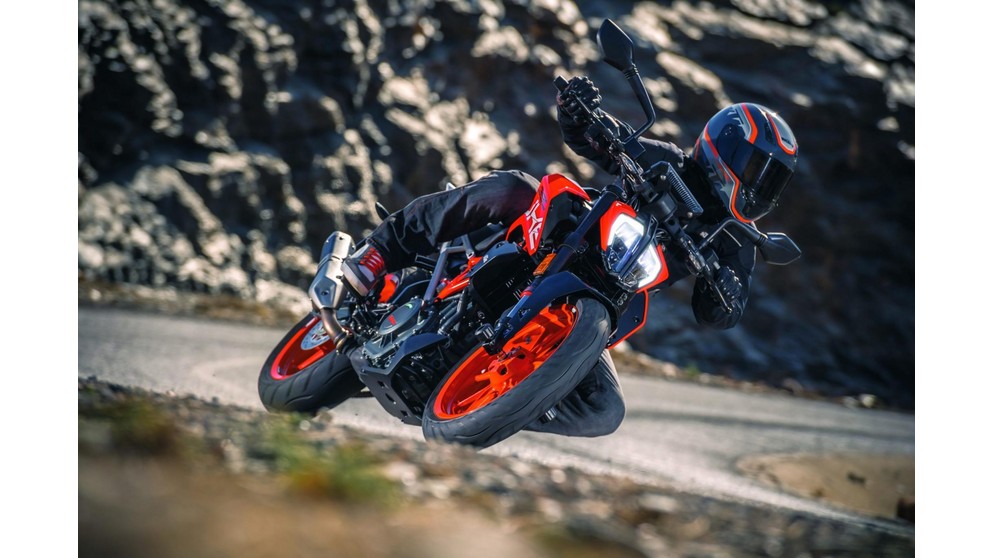 Ducati Monster 797 - Obraz 9