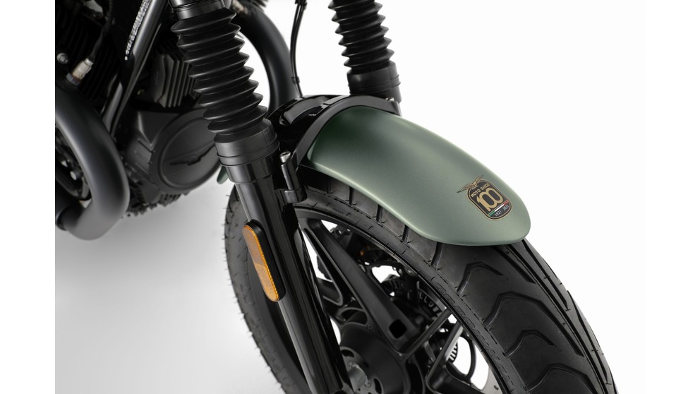 Moto Guzzi V9 Bobber Centenario - Imagen 21