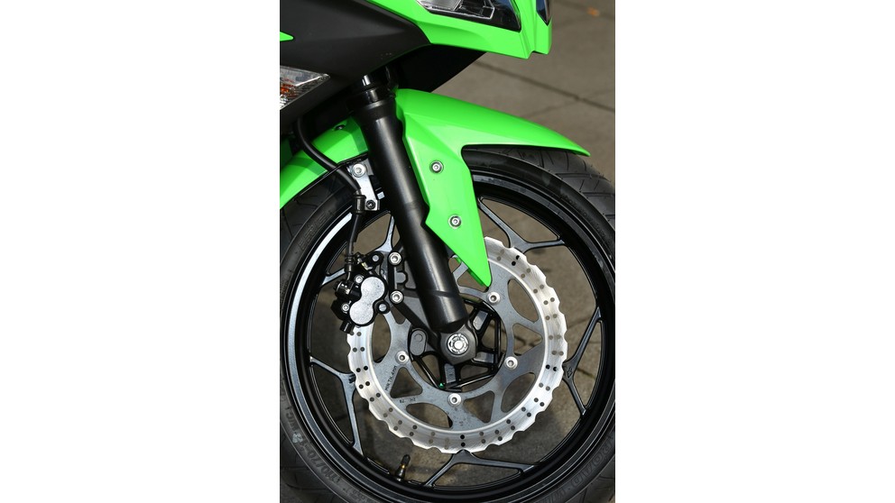 Kawasaki Ninja 300 - Image 19