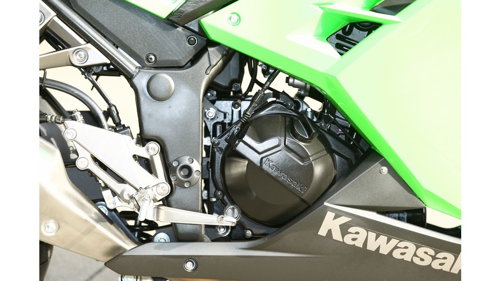 Kawasaki Ninja 300 - afbeelding 21