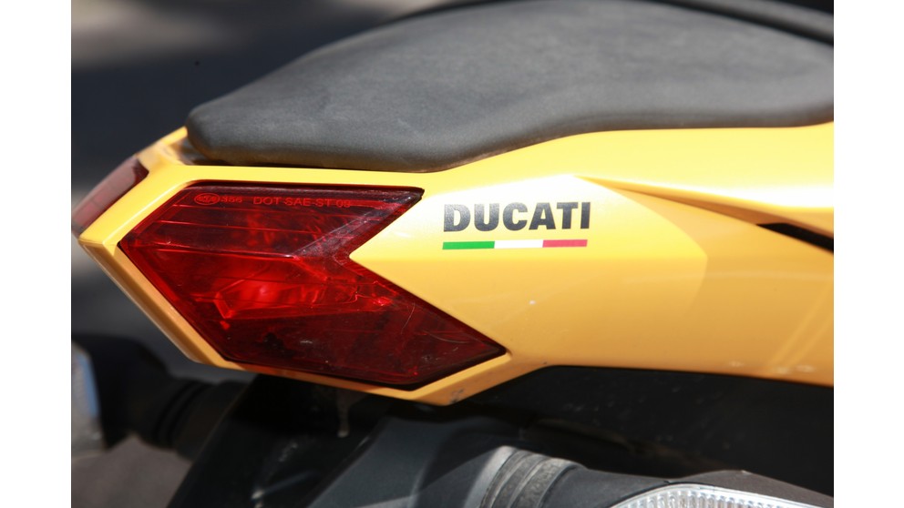 Ducati Streetfighter 848 - Resim 22