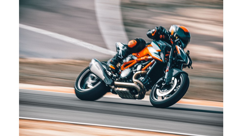 KTM 1290 Super Duke RR - Resim 23