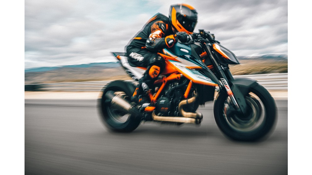 KTM 1290 Super Duke RR - Resim 24