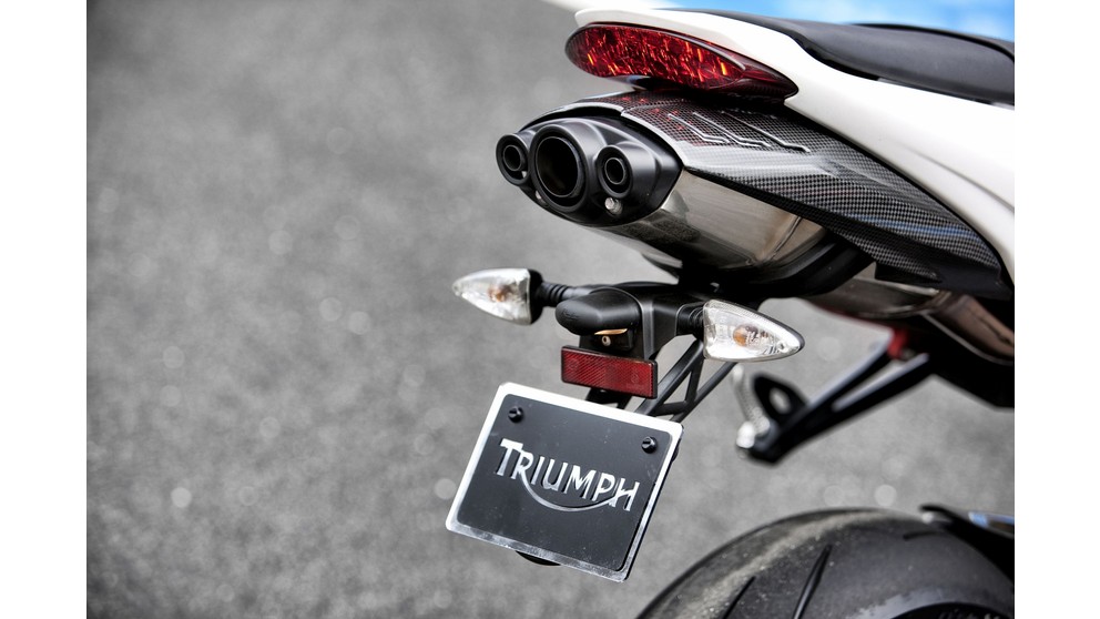 Triumph Daytona 675 R - Imagem 16