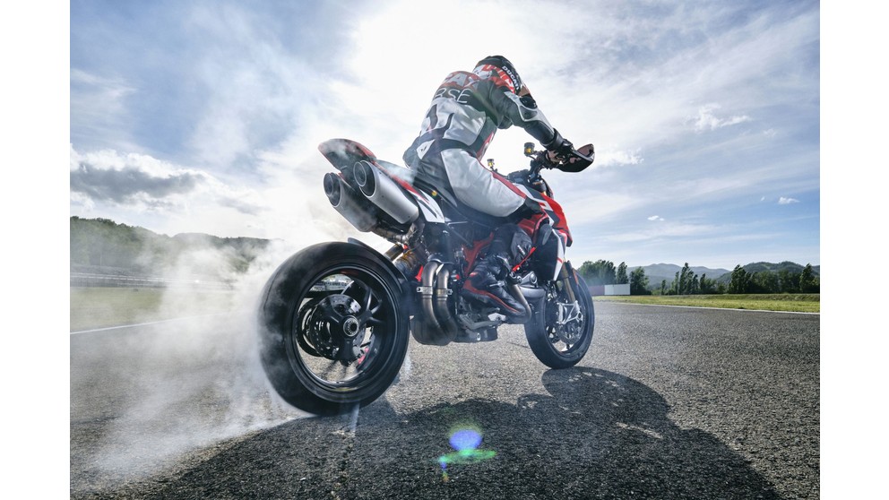 Ducati Hypermotard 950 - Obrázek 13
