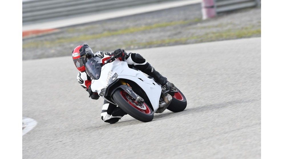 Ducati SuperSport - Image 24